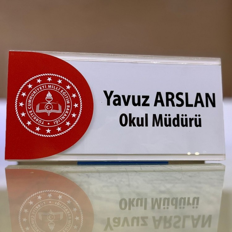 Pleksi Okul Kapı İsimliği